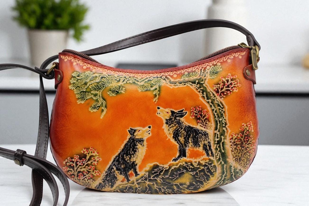 Handmade Leather Wolf Crossbody Purse: Animal-Themed Mini Bag