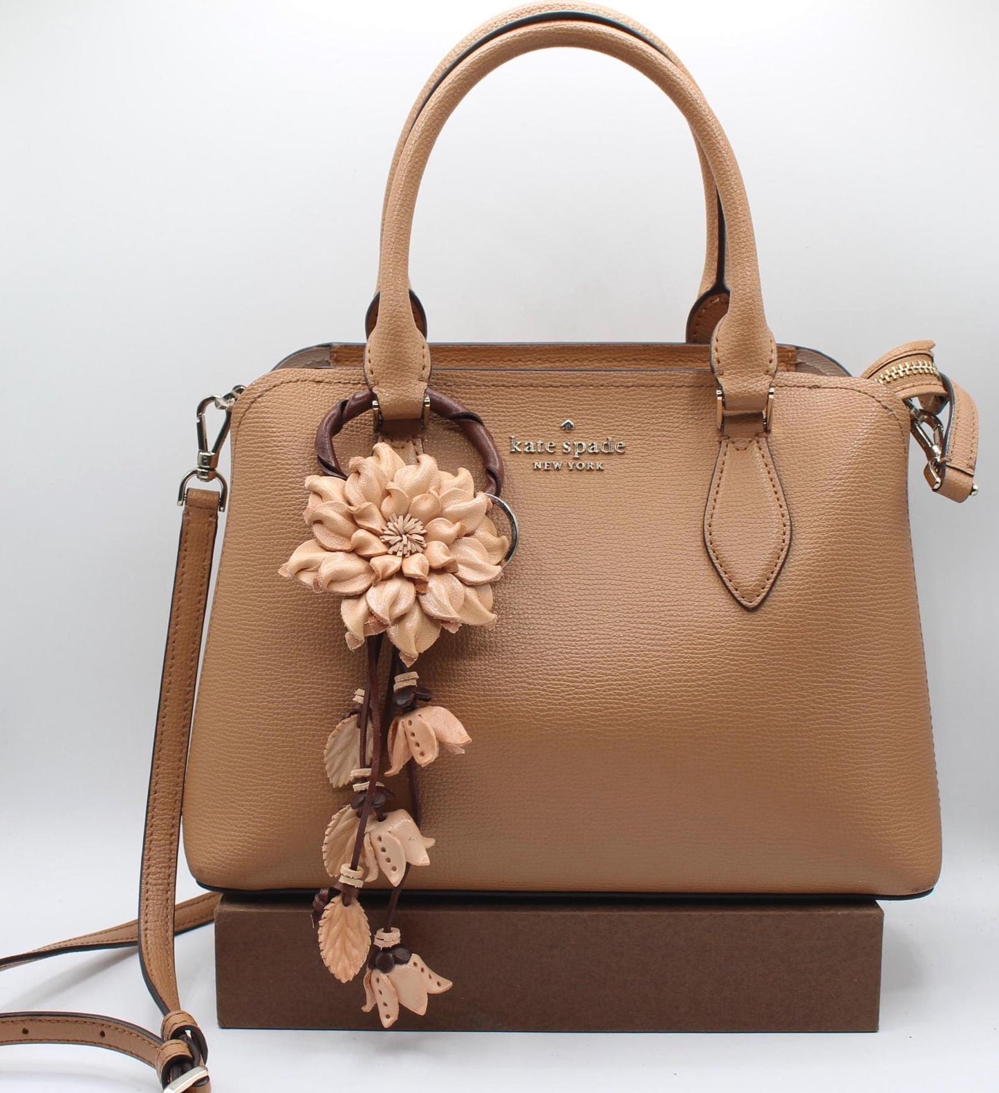 Genuine Handmade Leather Flower Keychain daisy purse charm bag charm natural color