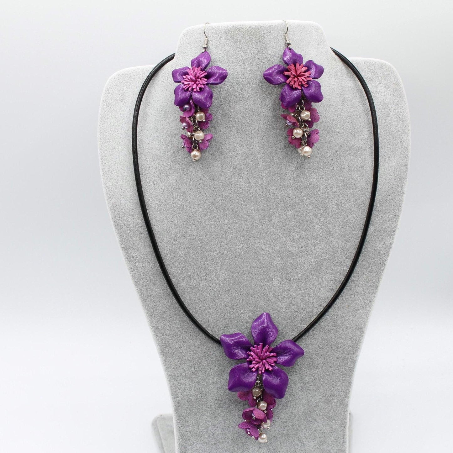 Genuine Handmade Leather Flower Necklace with  Earrings Set Jewelry Set Necklace  Earrings purple