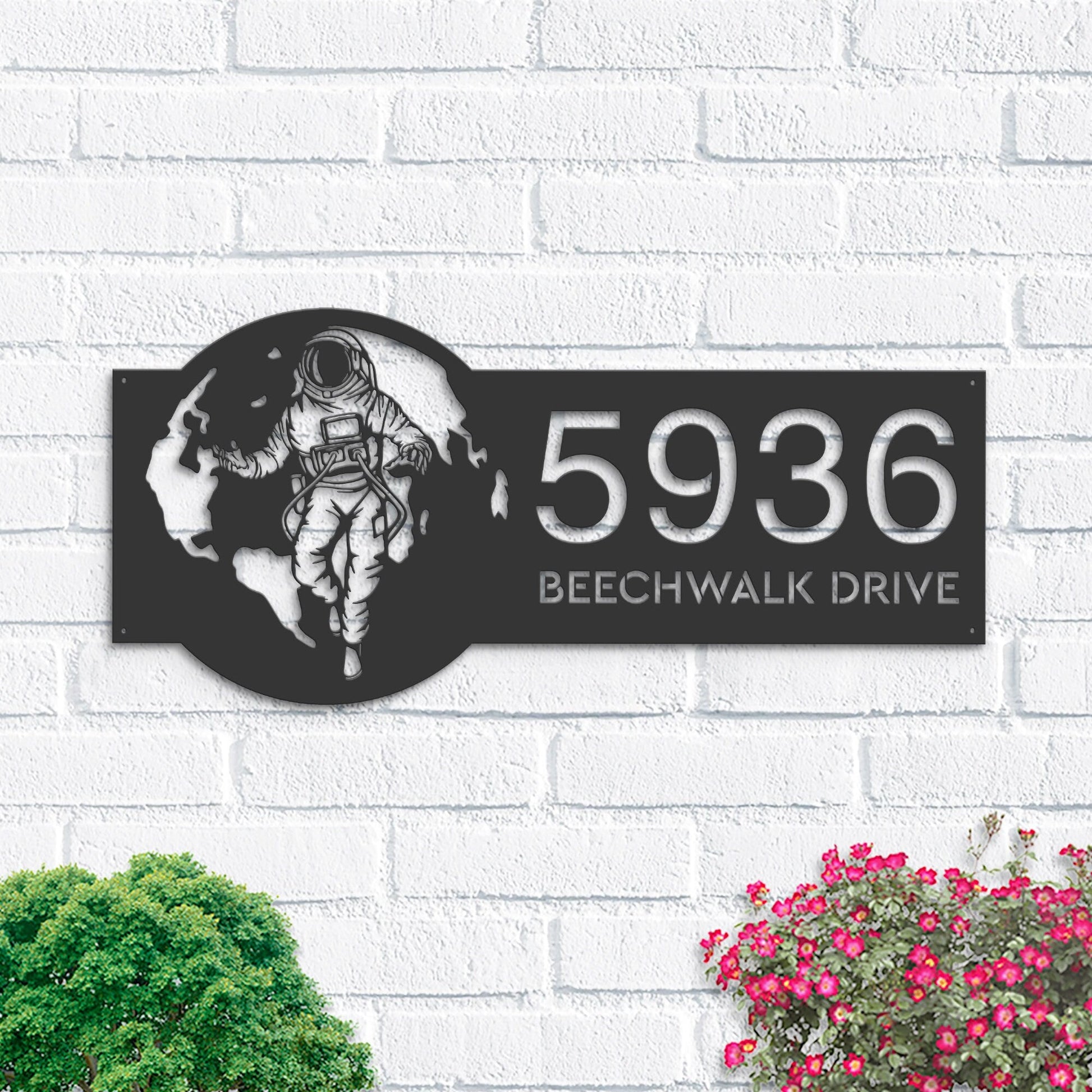 Personalized Astronaut on globe Metal Address Sign With LED lights House number Hanging Address Plaque Yard Sign Outdoor Garden Stake