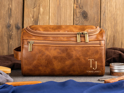 Men's Leather Toiletry Bag Personalized, Groomsmen Gift, Dopp Kit For Him, Men's Leather Accessory, Anniversary Gift, Christmas Gift for Men