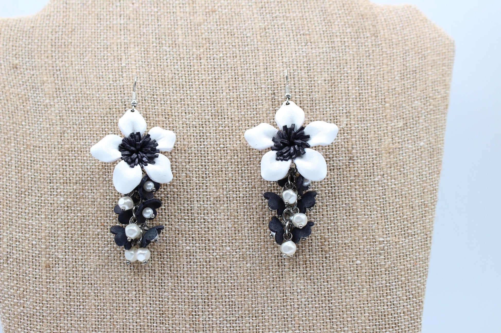 Genuine Handmade Leather Flower Necklace with Leather Flower Earrings Set black white